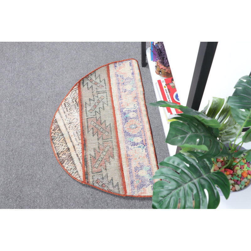 Small Beige Vintage Patchwork Round Oushak Rug Perfect for Adding Elegance to Your Bathroom and an Ideal Gift for Home Enthusiasts