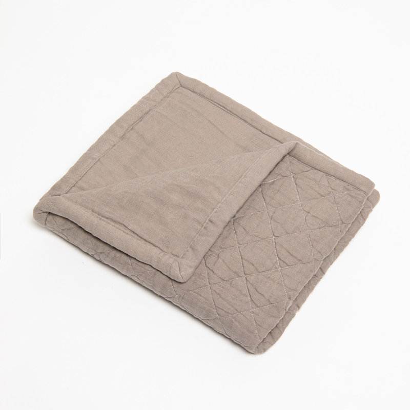 Dalen Ash Grey Linen Quilt, Twin Quilt