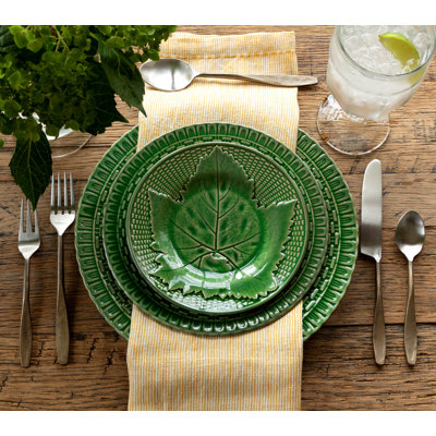 Assiette à salade verte vernie