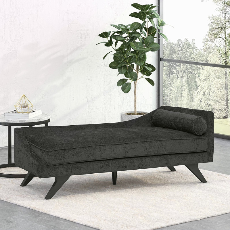 CHAISE LUNGE