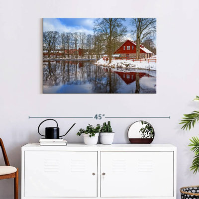 Lilie Winter Lake House