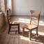 Chaise d'appoint en bois massif Kirkland-139046523