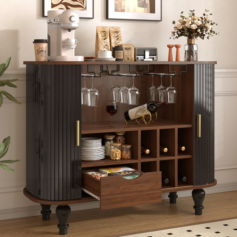 Armoire de bar Mid-Century moderne cannelée avec support à vin et porte-verres, Brun / Noir