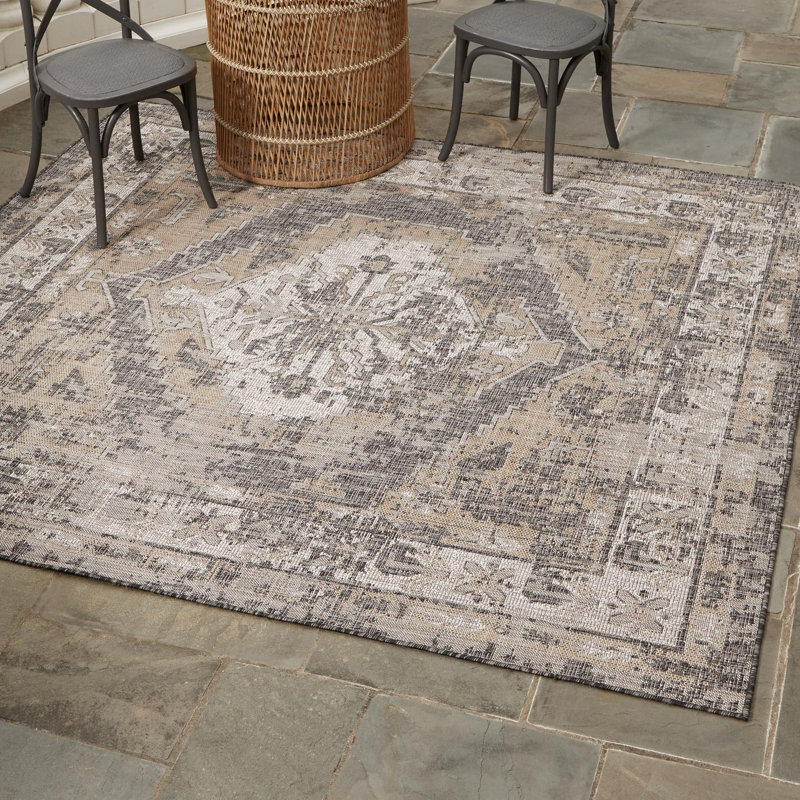 Susan Oriental Indoor / Outdoor Rug, Square 7'10"