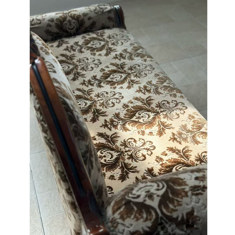 Chaise longue classique en bois massif sculpté