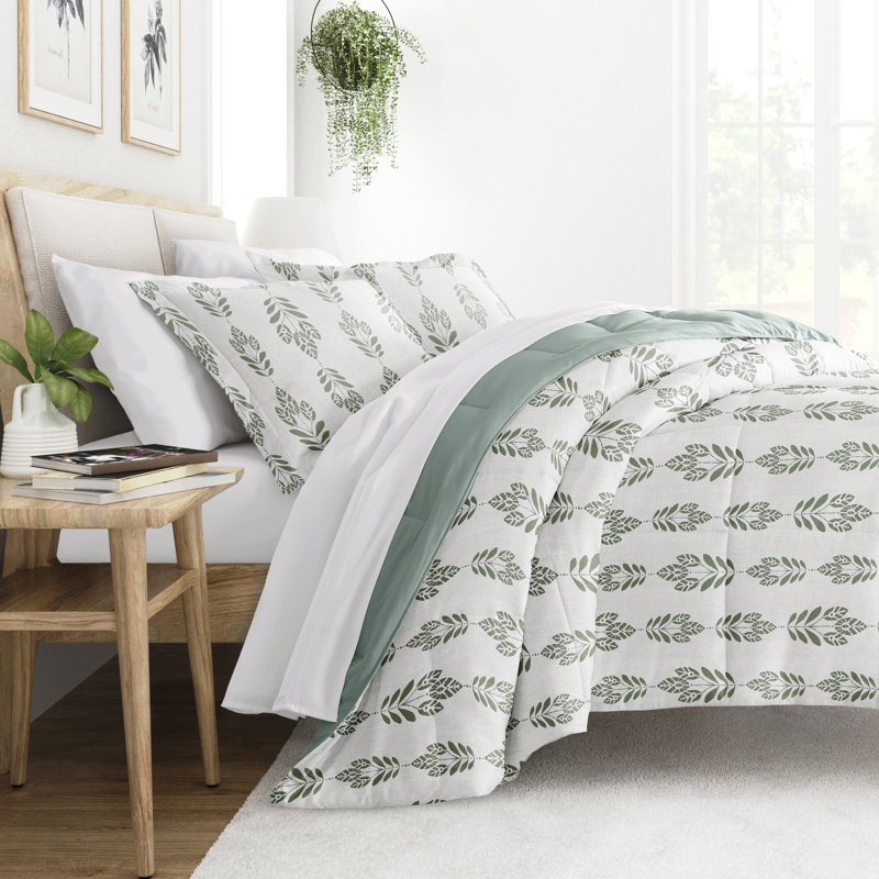 Twin White Down Alternative Microfiber Reversible Comforter Set