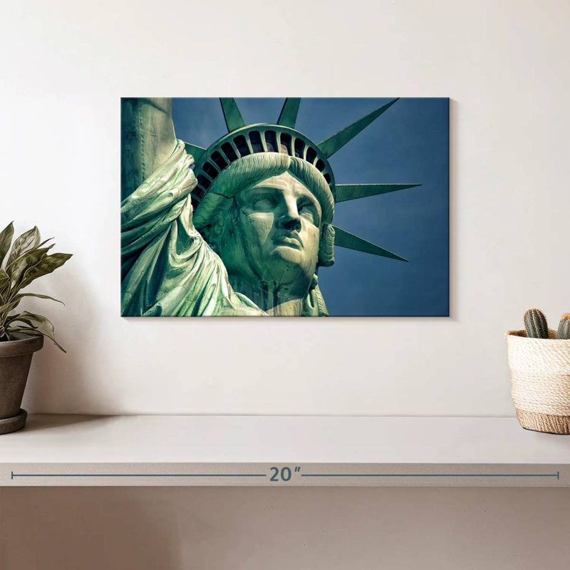Nicci, la statue de la Liberté aux États-Unis, H 8 po x l 12 po