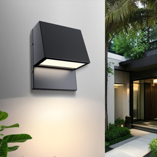 15W Integrated LED Outdoor Wall Light With Aluminum Alloy Housing And 50,000-Hour Lifespan For Energy-Efficient Pathway Safety And Contemporary Matte Black Appeal
