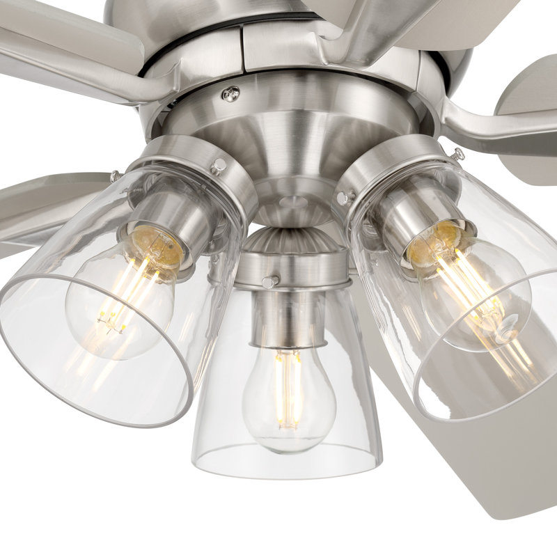 Ventilateur de plafond traditionnel en nickel brossé Charney de 52 po avec (3) ampoules DEL 3000K, abat-jour transparent, télécommande incluse