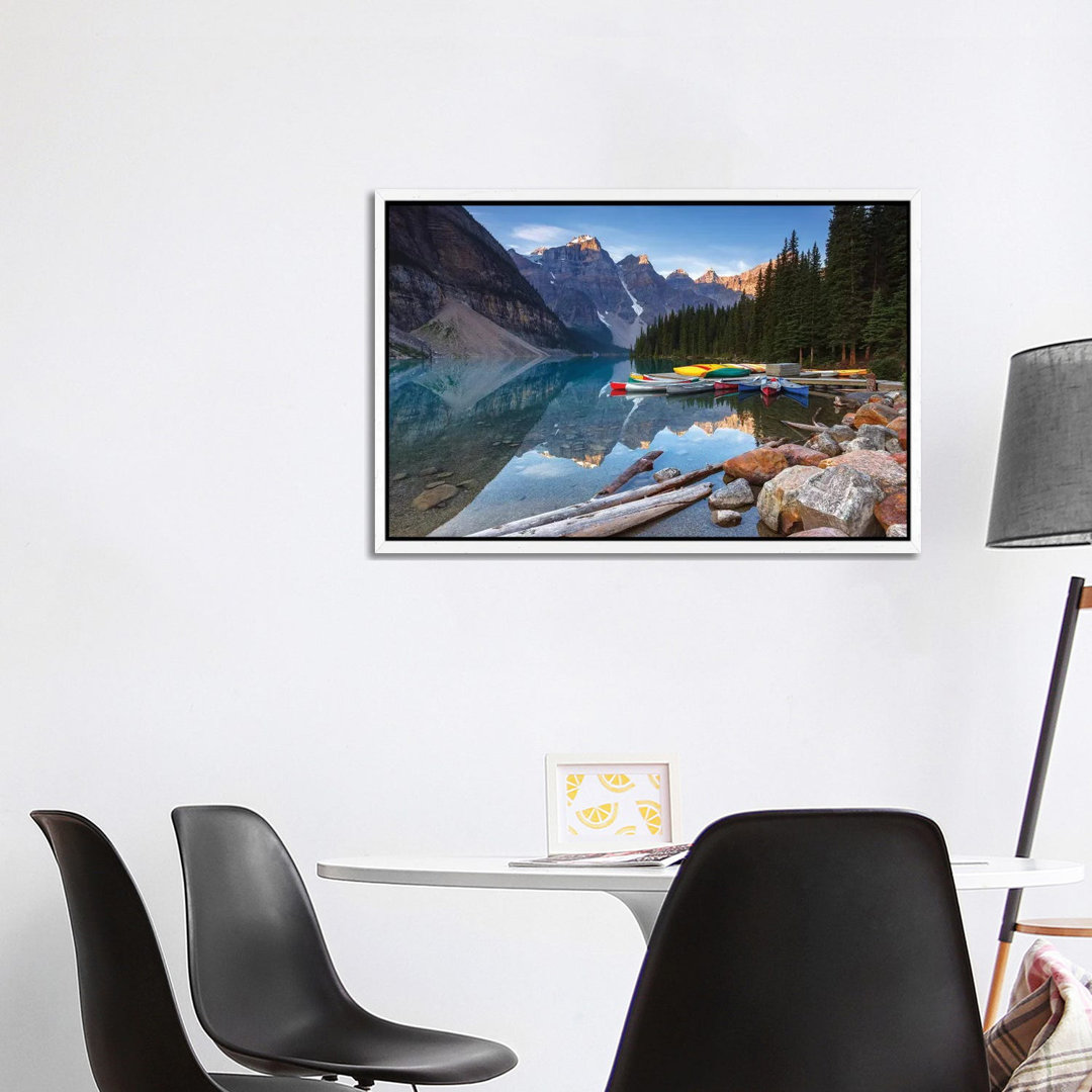 Valley Of The Ten Peaks, Banff National Park, Kanada von Sergio Lanza - Galerie-verpackte Leinwand Giclée auf Leinwand