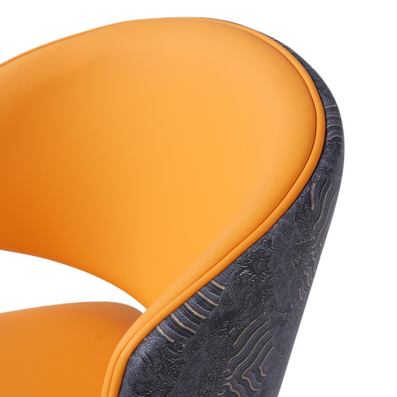 Chaise rembourrée avec pieds en métal, Orange
