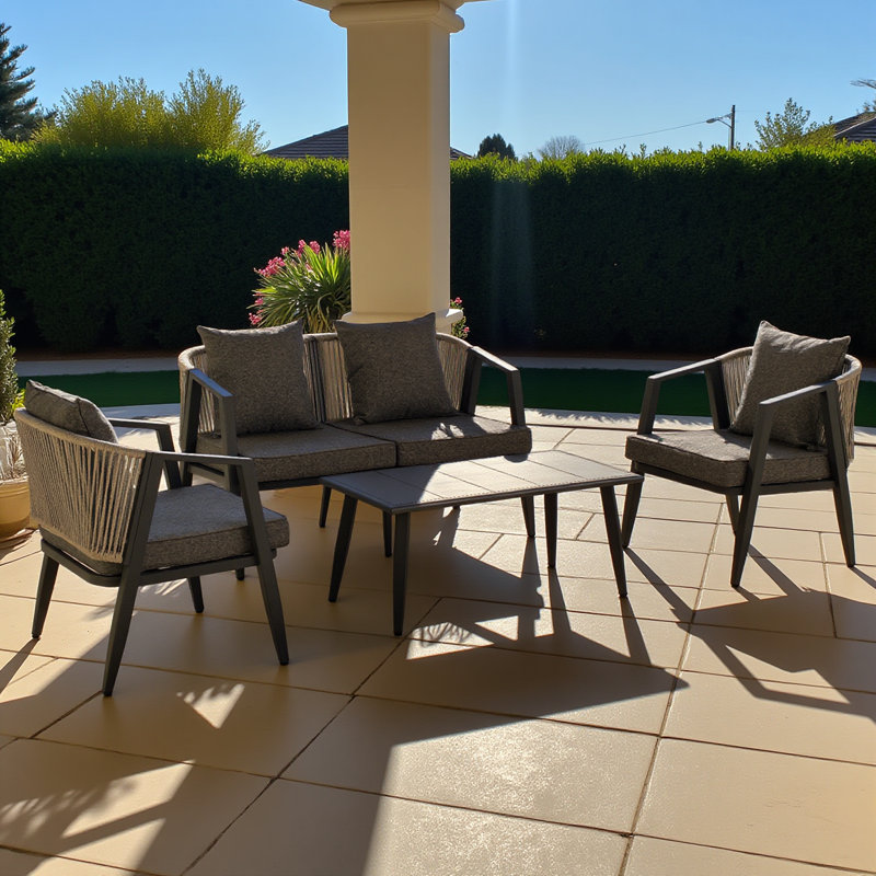 Ensemble de sièges d'extérieur durable et confortable, adapté aux patios, aux pelouses et aux bords de piscine