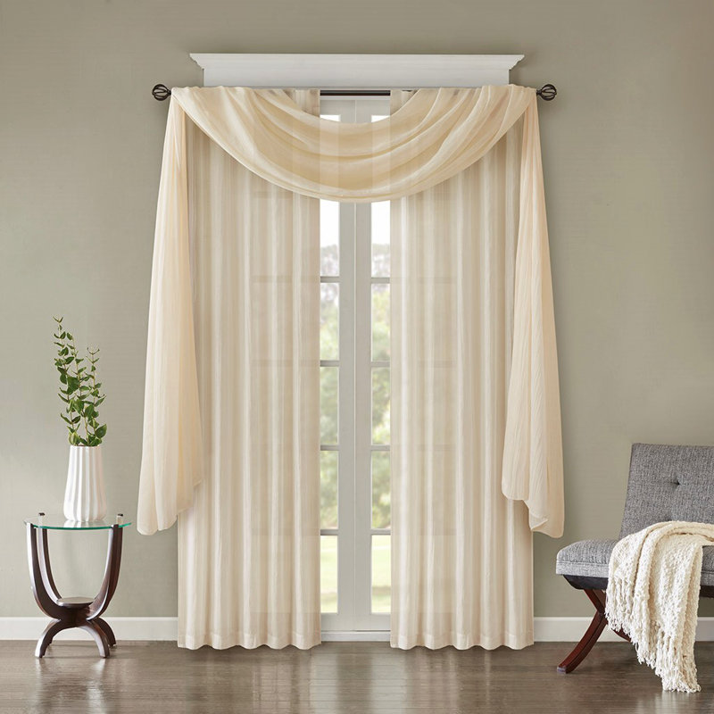 Paire de rideaux transparents unie, légère et élégante pour une décoration intérieure moderne, filtrant la lumière avec des détails texturés