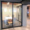 Ensemble de porte d'entrée coulissante en verre transparent à 2 panneaux: élégant, fonctionnel et polyvalent