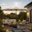 Parasol de patio à double face beige avec trousse de brume et base Traiden-299621385
