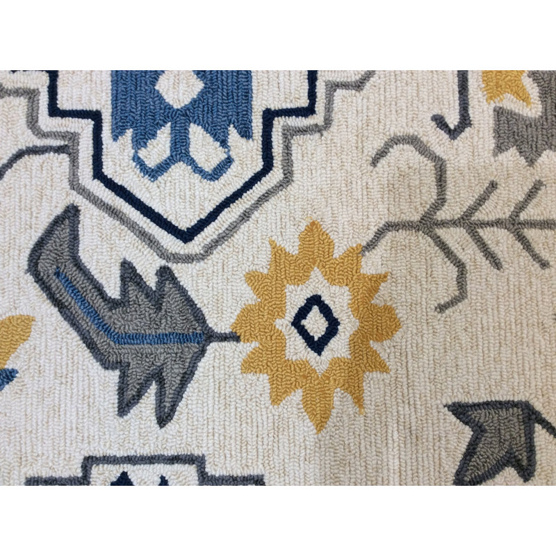 2' X 3' Ivory Polypropylene Accent Rug