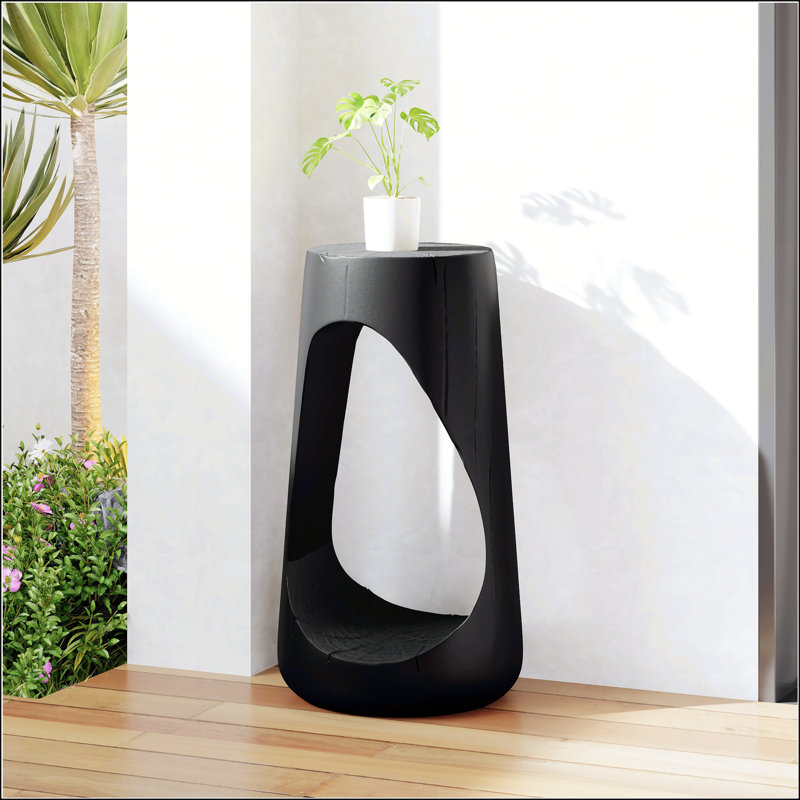 Table d'appoint d'extérieur en béton léger avec un design creux, une texture semblable au bois et une utilisation polyvalente pour le patio, le balcon et la piscine