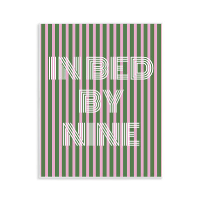 «In Bed By Nine», art mural sur bois, conçu par House of Lulu