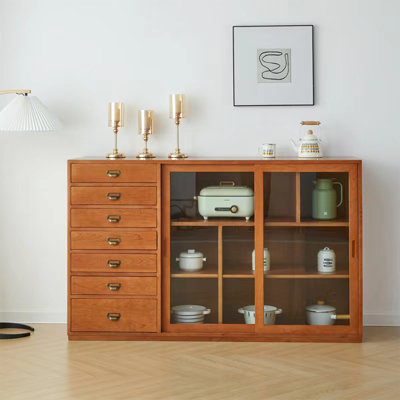 Armoire décorative en verre de style médiéval