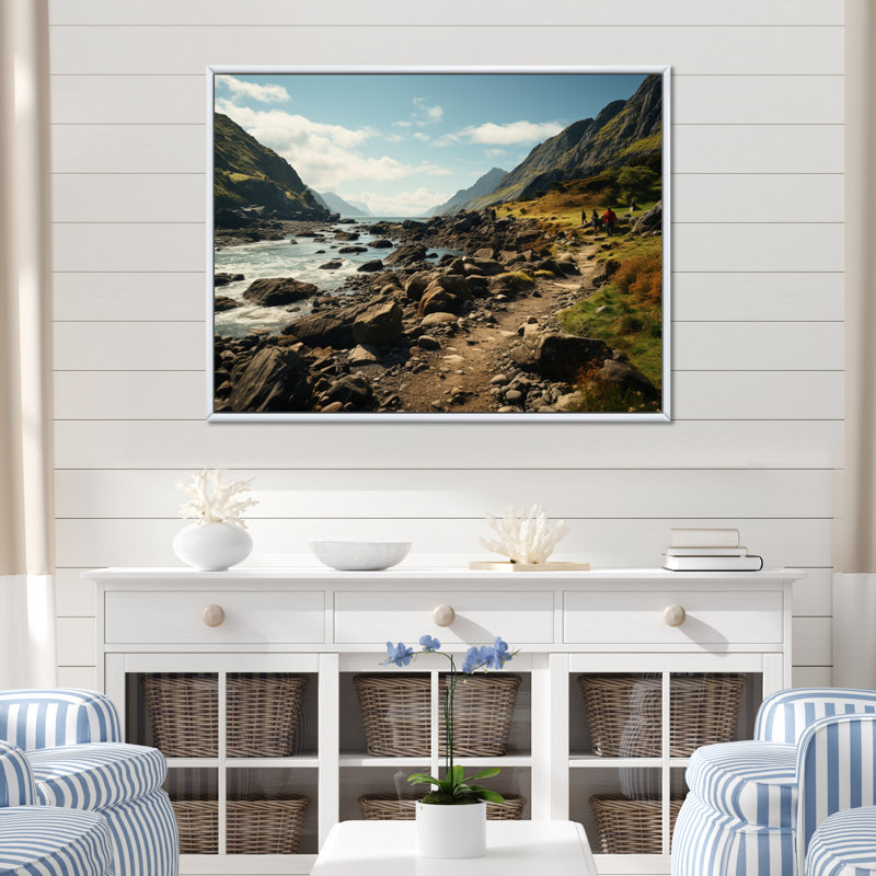 «Bistra Rocky Beach Coastal Wanderer II», reproduction sur toile, H 12 po x l 20 po x P 1 po, Cadre flottant blanc