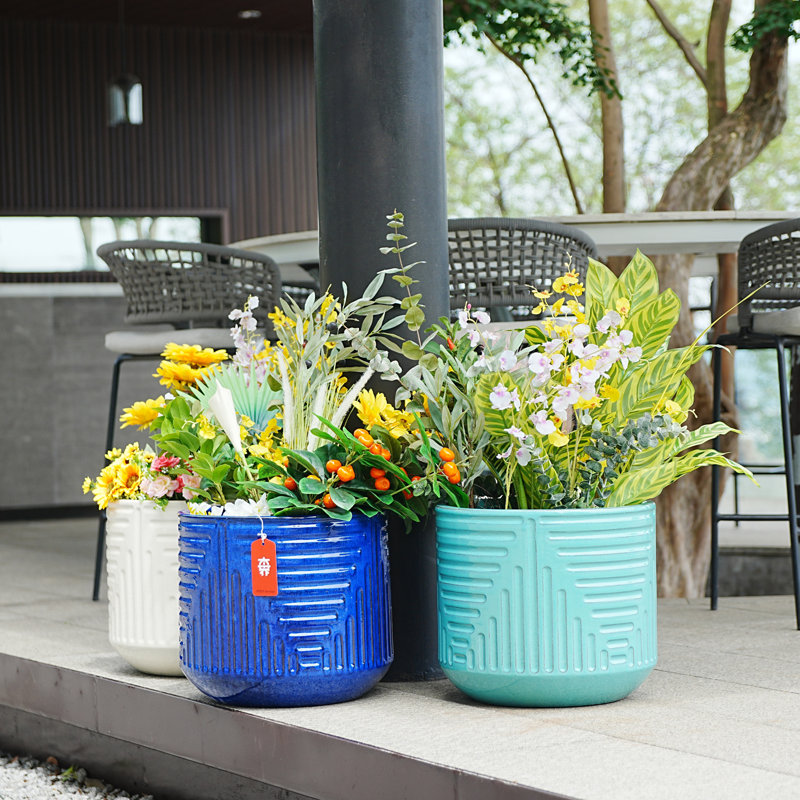 Pot de fleurs, Cyan