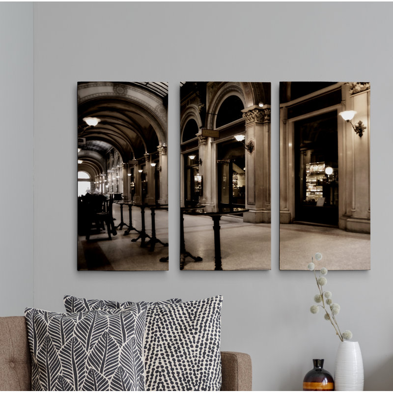 «Vienna Walk», ensemble de 3 reproductions de photos sur toile, H 24 po x l 36 po x P 1,5 po