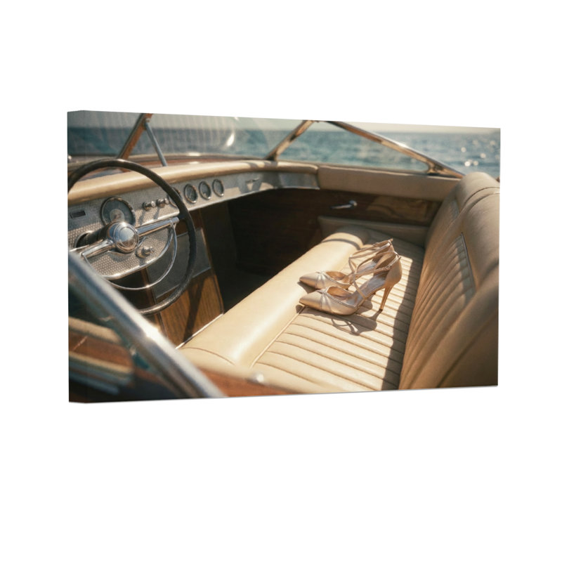Intérieur de bateau tendance avec chaussures élégantes, H 28 po x l 40 po
