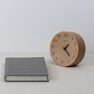 Horloge de table électrique moderne en bois massif hêtre avec alarme en brun