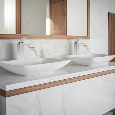 Single-handle Bathroom Faucet with Drain Assembly