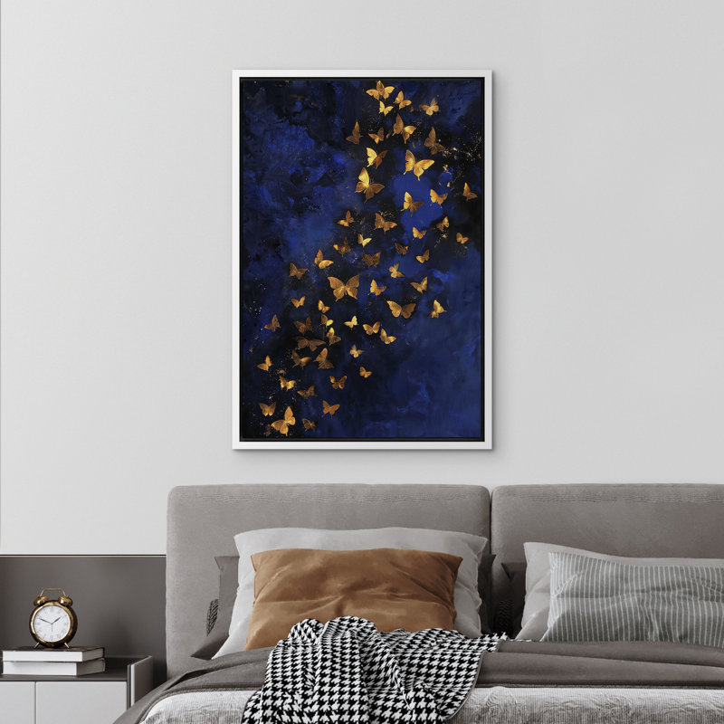 Papillon doré sur fond bleu foncé, Blanc, H 36 po x l 24 po