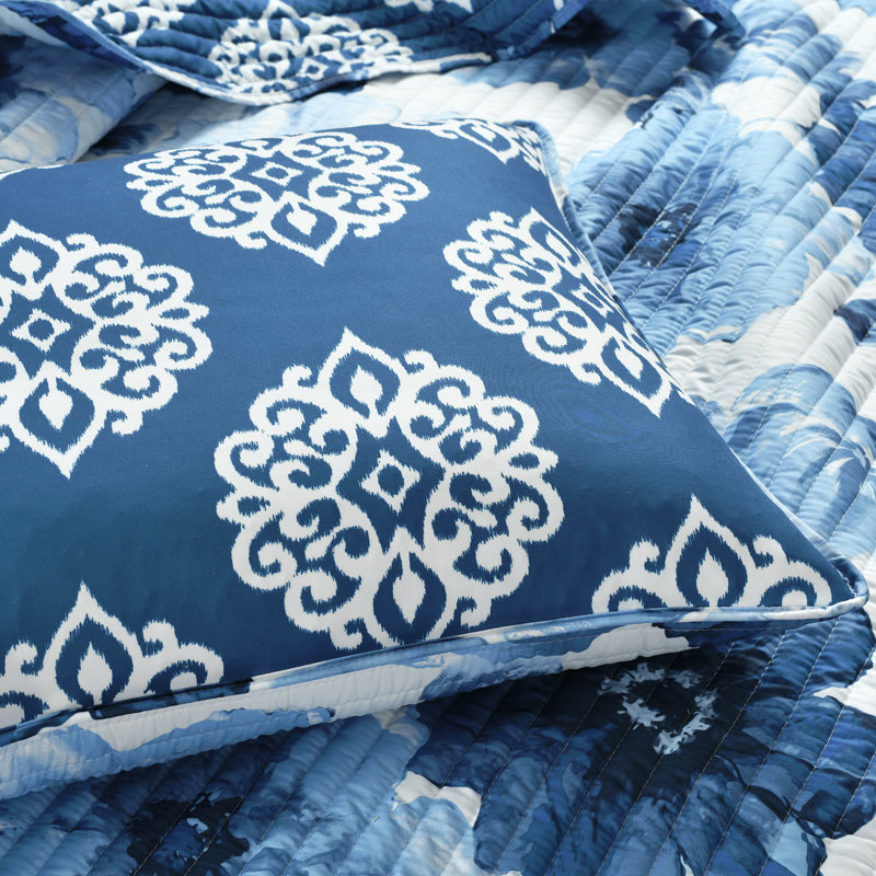 Leah Reversible Quilt Set, Full/Queen Quilt + 2 Standard Shams, Navy/White