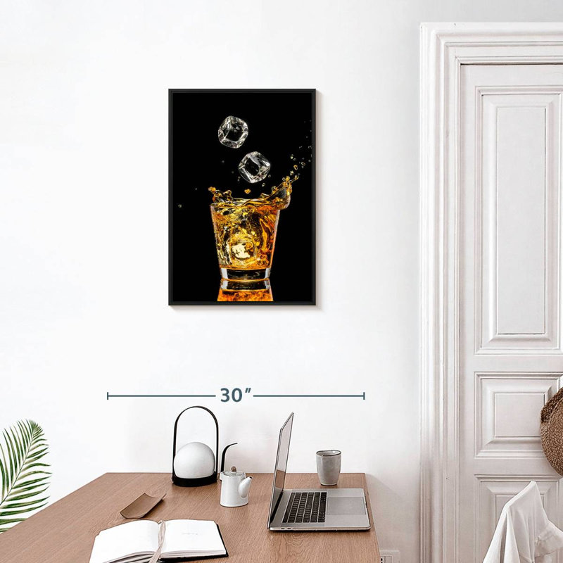Whisky et glaçons, Cadre flottant noir, 17 po x 25 po