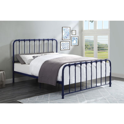 Lueras Metal Spindle Bed