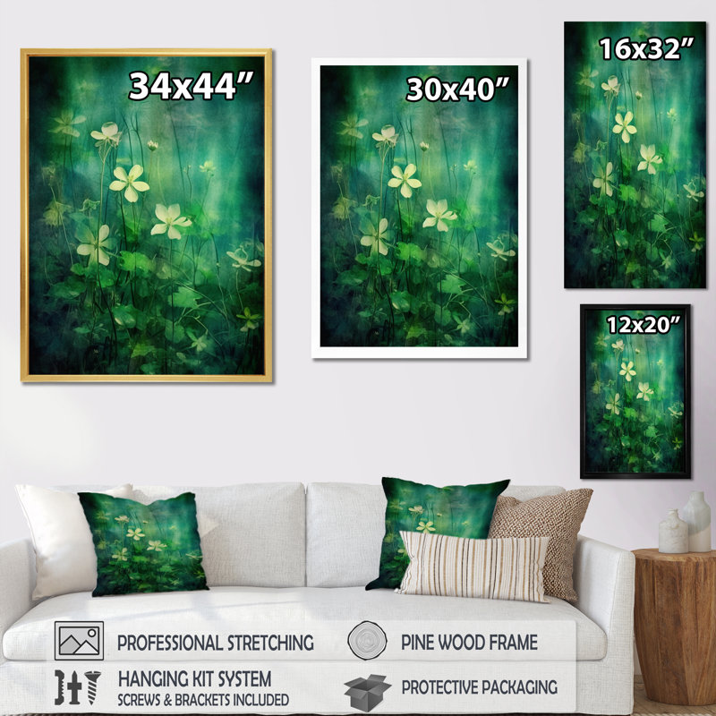 «Green Wilflowers I» sur toile, Encadrement doré, H 44 po x l 34 po x P 1,5 po