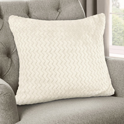 Moneeba Snug Soft Chevron Patterned Mink Moda Plush Cushion