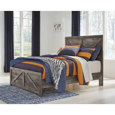 Wynnlow Full Panel Bed, Chest and Nightstand
