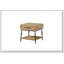 Table de bout décorative avec finition cajou et placages d'hickory durables, parfait pour ajouter une touche d'élégance à n'importe quelle pièce.