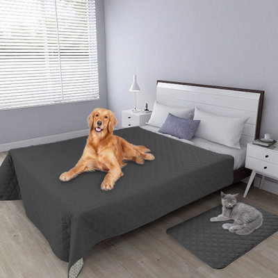 Housse de protection 100% imperméable pour lit de chien Housse de protection pour canapé Housse antidérapante lavable réutilisable pour enfants et animaux de compagnie (68 x 82 po, gris foncé)