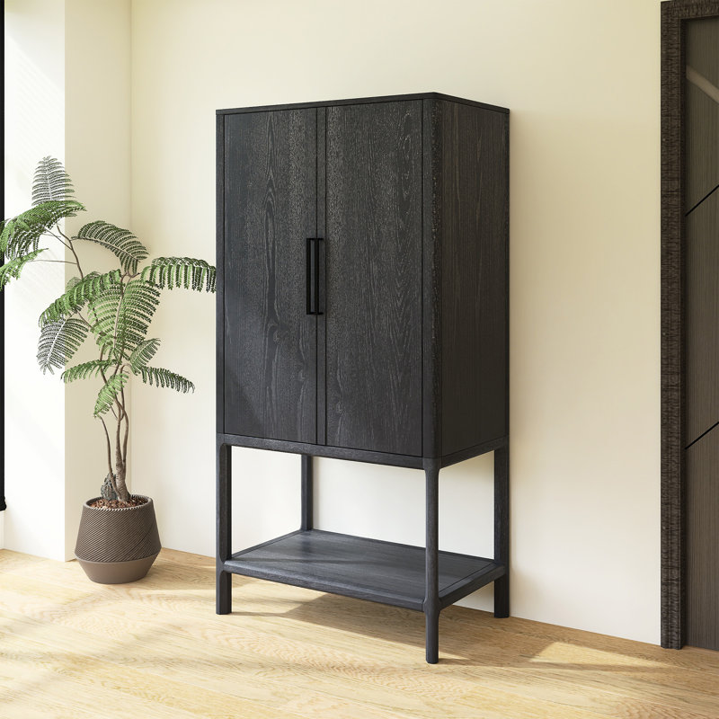 Armoire sophistiquée en placage de chêne avec plusieurs fonctions de rangement