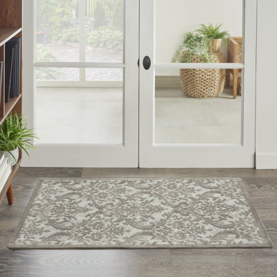 Gerturde Damask Indoor Rug