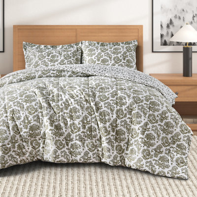Christmas Down Alternative Comforter and Sham Set