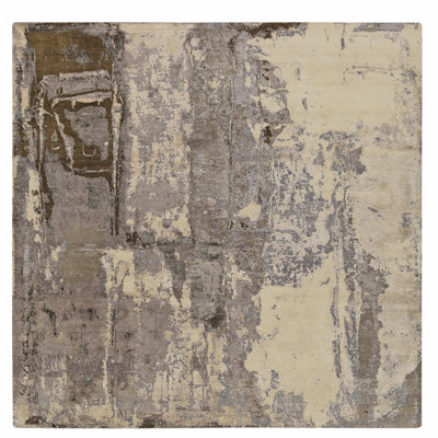 Hand Knotted Area Rug in Grey