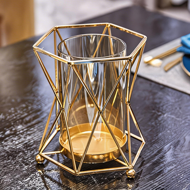 Vase à fleurs moderne et géométrique en métal avec finition métallique pour décoration de table de salon
