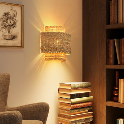 Modern Farmhouse 1-Light Curved Straw Weave Shade Wall Sconce