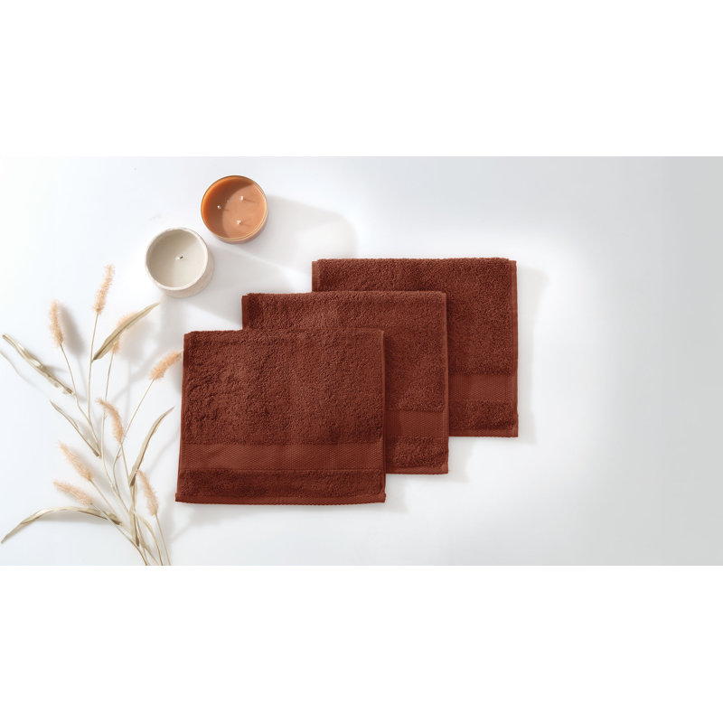 Lavar Midweight Fingertip Towel, Red