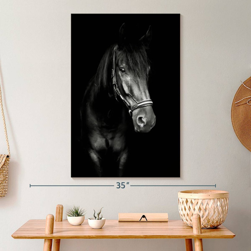 Cheval noir dans le noir sur toile, H 30 po x l 20 po x P 1,25 po