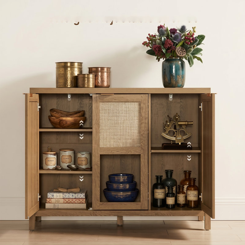 Buffet 43,5 po en chêne caramel récupéré avec portes en rotin, console de café moderne à 3 portes Boho