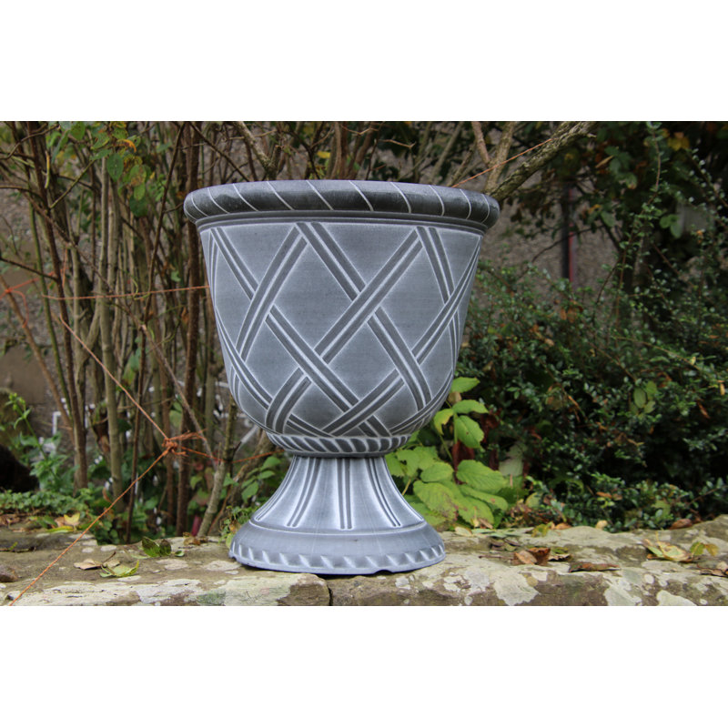 Lattice Urn in Black with White, 43.18 x 43 x 48