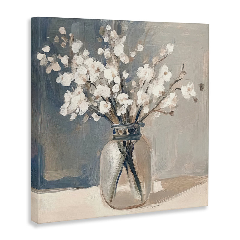 Pétales dans un vase en verre, design par Mona Grace, H 17 po x l 17 po