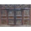 Armoire antique en orme sculpté